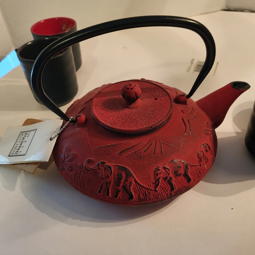 BRAND NEW WITH TAGS*Red & Black *Cast Iron Teapot With 4 Cups